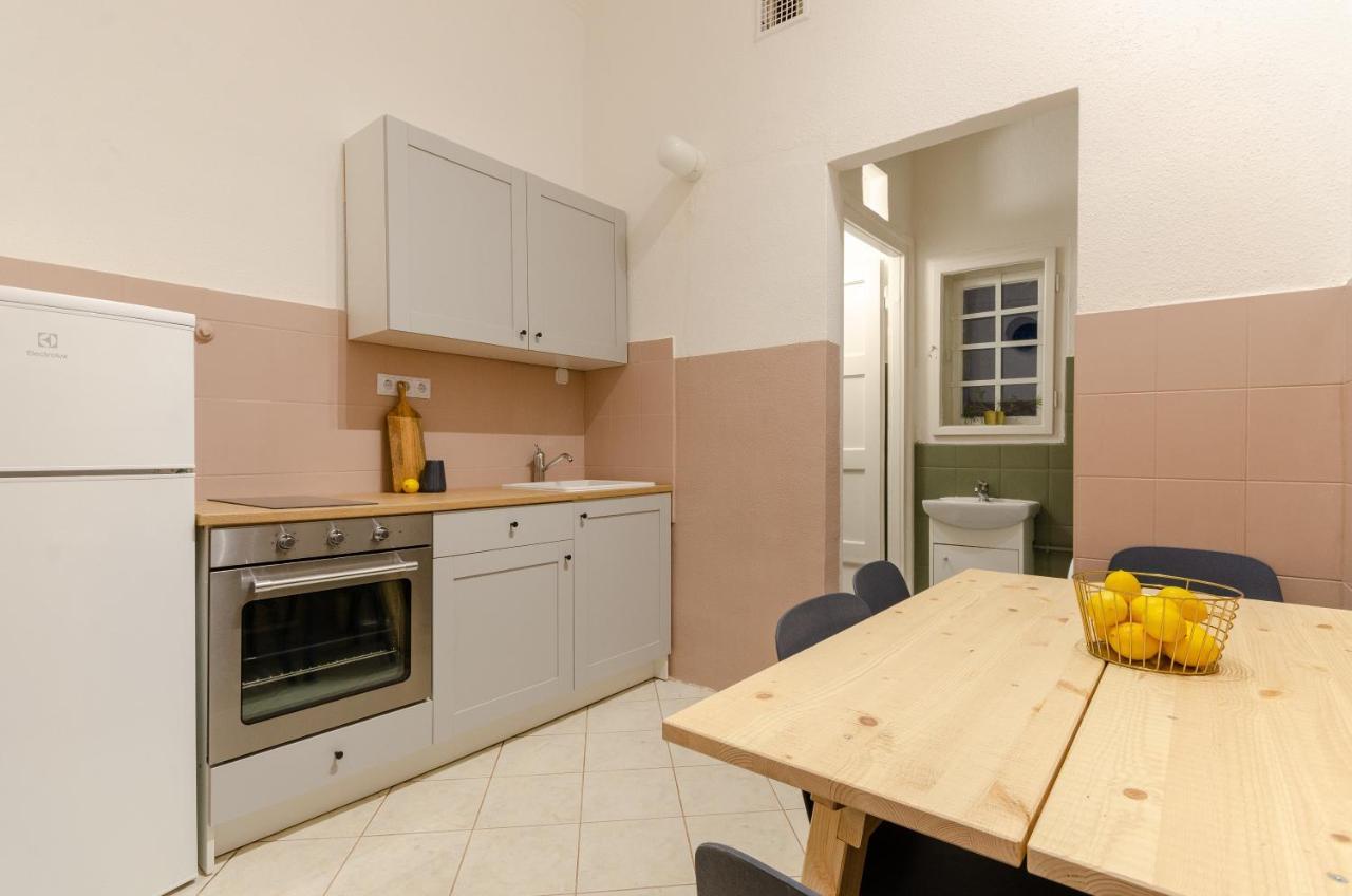 Cosy Apartment In Central District. Budapest Esterno foto